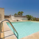 Serenella Villa *